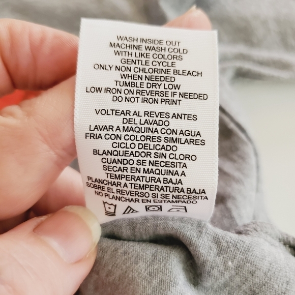 K1298 * Pinkfong Baby Shark Christmas Tee Gray Size 18M - Picture 6 of 7